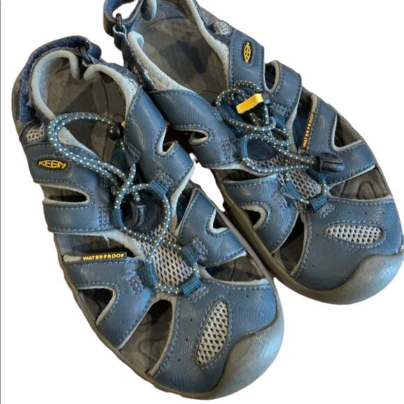 Keen kids waterproof sandals size 2 Preowned - Picture 1 of 10
